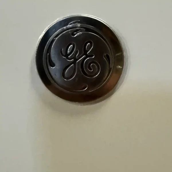 GE Appliances 5.0 Cu. Ft. Manual Defrost Chest Freezer FCM5STBWW – Like New - Image 4